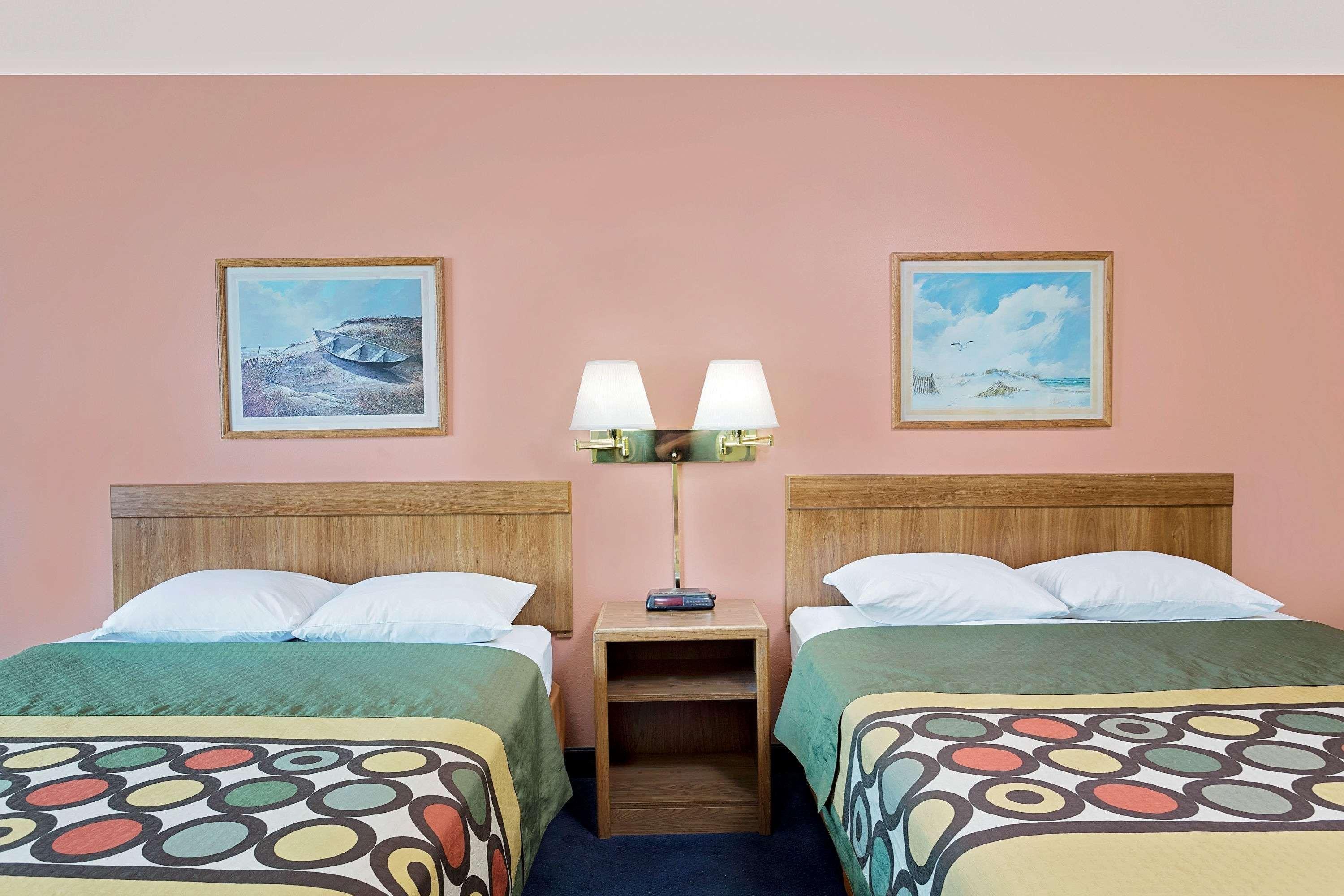 Super 8 By Wyndham Sturgeon Bay Exterior foto