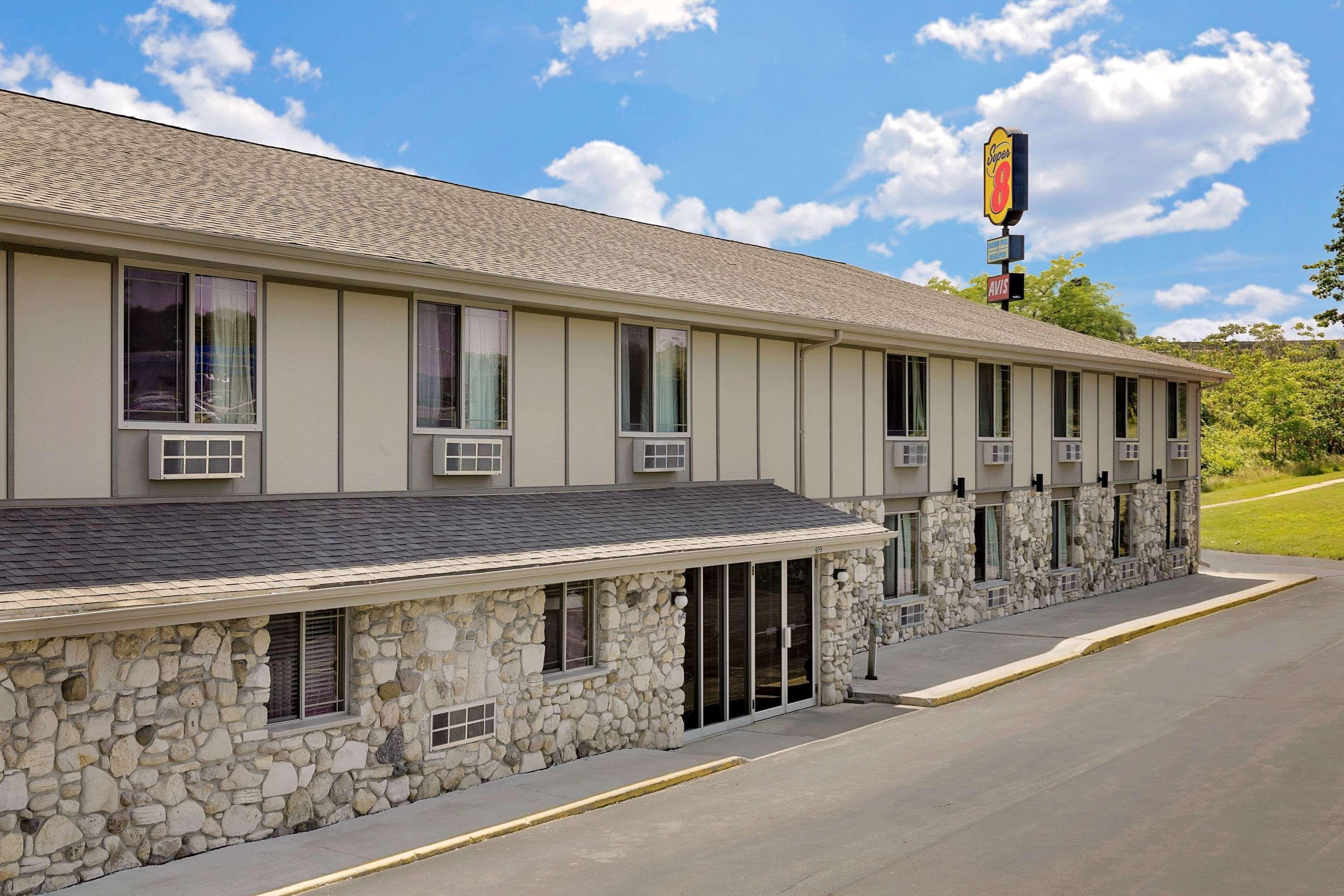 Super 8 By Wyndham Sturgeon Bay Exterior foto